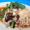 ยำมาม่า ที่ ร้านอาหาร ส้มตำคุณปู่