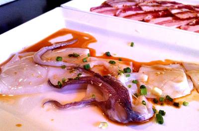 ปลาหมึก ที่ ร้านอาหาร King Kong Yakiniku Buffet หลังสวน
