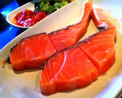 แซลมอน ที่ ร้านอาหาร King Kong Yakiniku Buffet หลังสวน