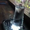 น้ำดื่ม แก้กาแฟติดคอ ที่ ร้านอาหาร Aka Ama Coffee