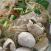 เส้นหมี่ชิ้นสดหมู ที่ ร้านอาหาร เฮงกี่