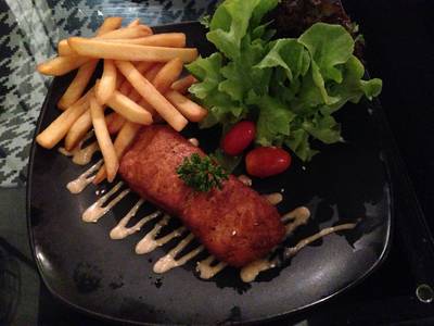 สเต็กแซลมอน ที่ ร้านอาหาร Tree Box