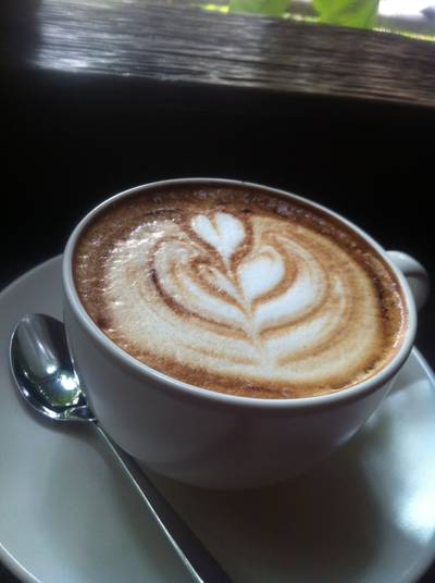 คาปูชิโน  ที่ ร้านอาหาร Aka Ama Coffee