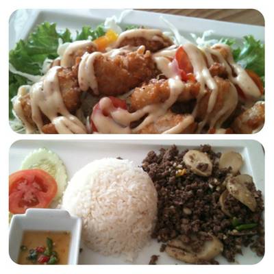 ไก่ทอดครีมสลัดลาบ & เห็ดออรินจิผัดเนื้อสับใส่พริกขี้หนู ที่ ร้านอาหาร บ้านหญิง Terminal 21