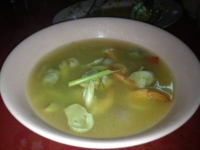กูสั่งต้มยำกุ้งน้ำข้นได้น้ำใสแถมไม่อร่อยอีก เฟลครับเมนูนี้ ที่ ร้านอาหาร ชัยโภชนา