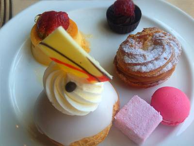 ร้านอาหาร The World Centara Grand Hotel