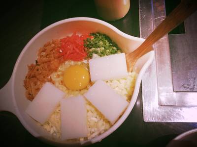 โอโคโนมิยากิแบบก่อนทำค่ะ เราจะเอามากวนๆให้เข้ากัน ที่ ร้านอาหาร AI Japanese Village Terminal 21