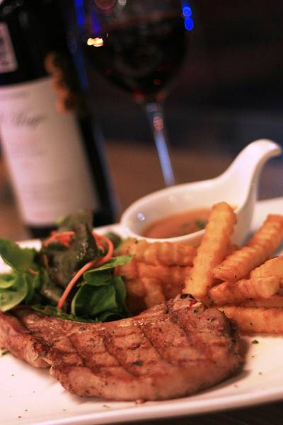 3 ที่ ร้านอาหาร Wine Happening RCA