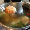 ยำโป๊ะแตก จานนี้ 80 บาทฟินสุดๆ ได้ทั้งกุ้ง หมึก ปู ที่ ร้านอาหาร ชายเล