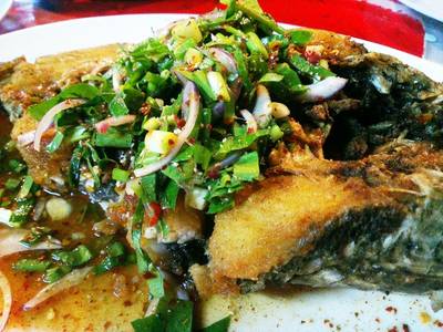 ปลาช่อนน้ำตก ที่ ร้านอาหาร เปียอู๋โภชนา