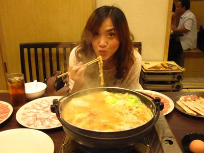 เนื้อหมู หวานนุ่ม อร่อยค่ะ คนมากินกันเยอะมาก ที่ ร้านอาหาร Akiyoshi Asiatique เนื้อหมู หวานนุ่ม อร่อยค่ะ คนมากินกันเยอะมาก ที่ ร้านอาหาร Akiyoshi Asiatique