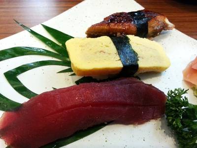 ไข่หวาน40 ปลาไหล70 akami60 ที่ ร้านอาหาร Tororo Sushi