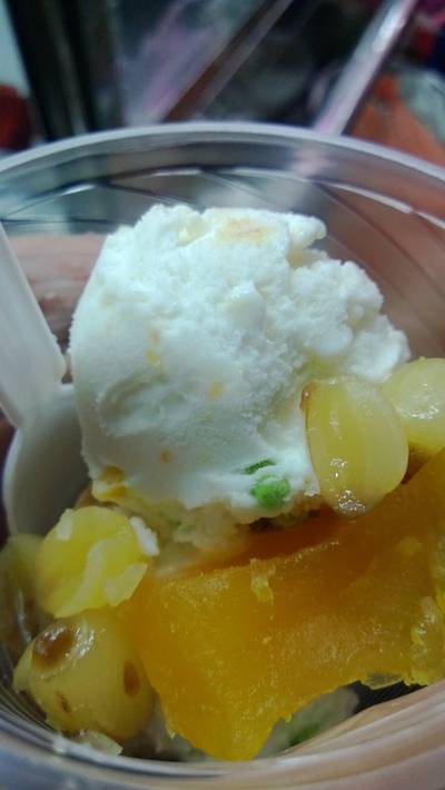 ไอติมกะทิ ในตลาดหัวหิน ที่ ร้านอาหาร ไอติมกะทิ ในตลาดหัวหิน