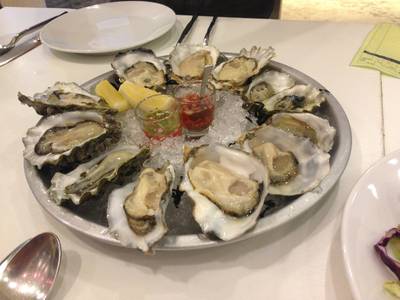 ร้านอาหาร the oyster bar