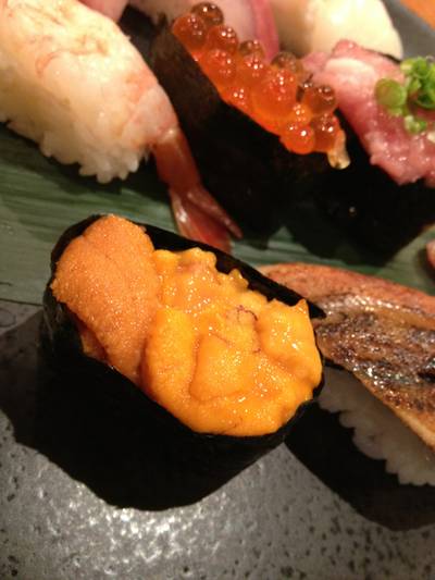 ไข่หอยเม่น ที่ ร้านอาหาร Uomasa (อุโอะมาสะ)