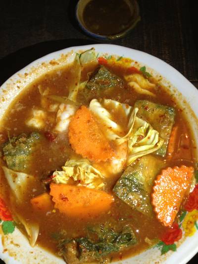 แกงส้มชะอมกุ้ง ที่ ร้านอาหาร Honeymoon