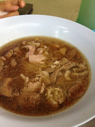 เส้นหมี่เนื้อเปื่อยไม่เอาผัก ที่ ร้านอาหาร วัฒนาพานิช ก๋วยเตี๋ยวเนื้อ