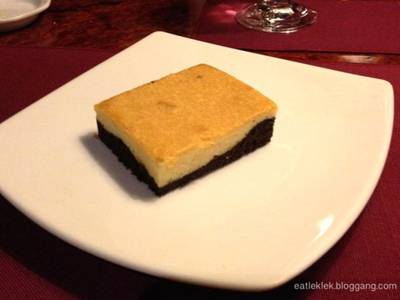 Duo Brownie ที่ ร้านอาหาร Neil's Tavern Restaurant (Steak House) ร่วมฤดี