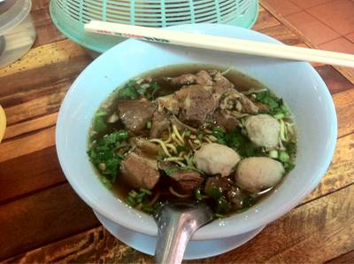 เส้นบะหมี่อร่อย ที่ ร้านอาหาร ก๋วยเตี๋ยวมิตรสัมพันธ์ เส้นบะหมี่อร่อย ที่ ร้านอาหาร ก๋วยเตี๋ยวมิตรสัมพันธ์