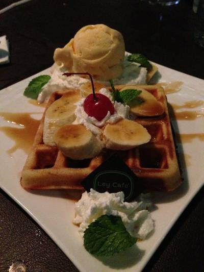 วาฟเฟิลนุ่มอร่อย ที่ ร้านอาหาร Ley Cafe' Coffee and Restaurant Pranburi วาฟเฟิลนุ่มอร่อย ที่ ร้านอาหาร Ley Cafe' Coffee and Restaurant Pranburi