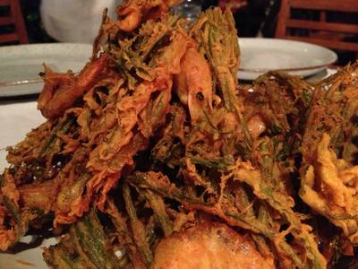 เบือ~ ที่ ร้านอาหาร ร้านกันเอง 