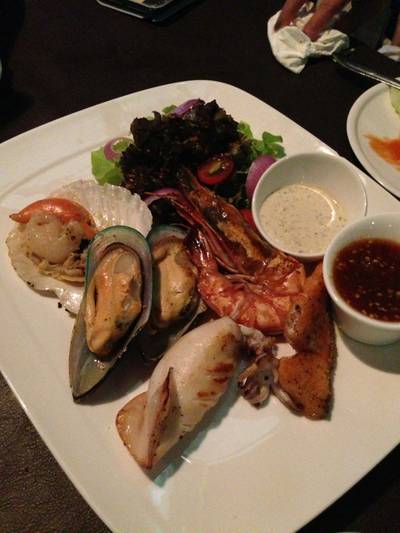 ซีฟูดส์บาร์บีคิว ที่ ร้านอาหาร Ley Cafe' Coffee and Restaurant Pranburi ซีฟูดส์บาร์บีคิว ที่ ร้านอาหาร Ley Cafe' Coffee and Restaurant Pranburi