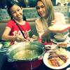 สองสาว ที่ ร้านอาหาร MK Restaurants เดอะมอลล์ท่าพระ