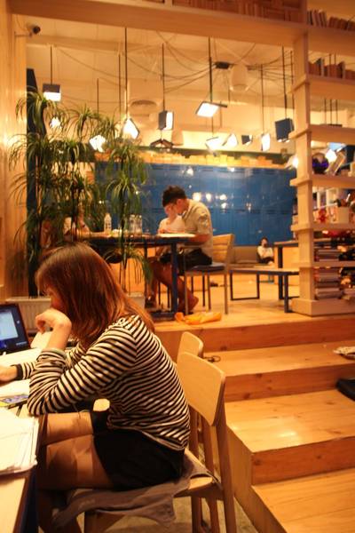 บรรยากาศร้าน 2 ที่ ร้านอาหาร Too Fast To Sleep