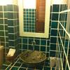 ห้องน้ำบนตึกใหม่ ที่ ร้านอาหาร Thai Thai Sukhothai Guest House