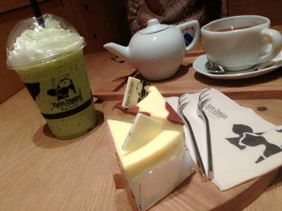 Hokkaido&Choco moo Cheesecake, Greentea Macha, Blueberryvanilla Tea ที่ ร้านอาหาร Farm Design Terminal 21