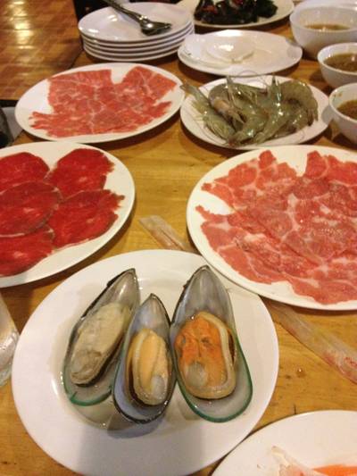 หอยแมงภู่ เนื้อสัน หมู ที่ ร้านอาหาร บอยโพนยางคำ รัชดา36