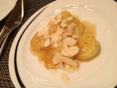 พระเจ้าช่วย กล้วยทอด ที่ ร้านอาหาร Chatuchak Cafe Centara Grand @ Central Plaza Ladprao พระเจ้าช่วย กล้วยทอด ที่ ร้านอาหาร Chatuchak Cafe Centara Grand @ Central Plaza Ladprao