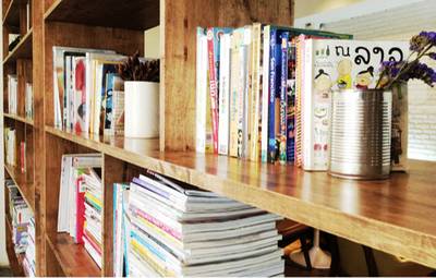 ร้านอาหาร ไล-บรา-รี่ (Library)