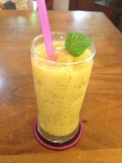 น้ำเสาวรส+ส้ม+สับปะรด ปั่น🍧 ที่ ร้านอาหาร บ้านฟ้าโปร่ง น้ำเสาวรส+ส้ม+สับปะรด ปั่น🍧 ที่ ร้านอาหาร บ้านฟ้าโปร่ง