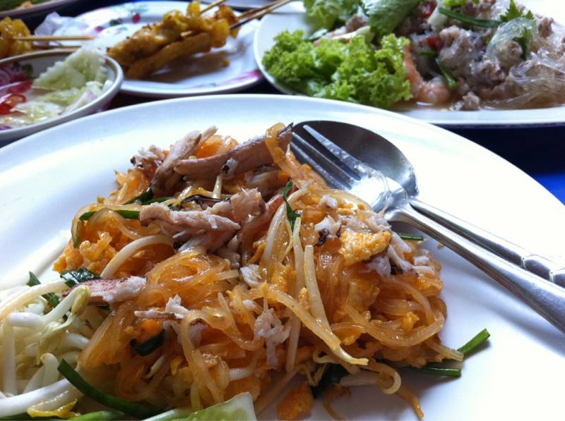 ผัดไทยปู เมนูโปรดค่ะ ที่ ร้านอาหาร ผัดไทยชายคลอง