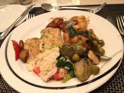อาหารที่ตักมา รวมมิตรเกิ๊น ที่ ร้านอาหาร Chatuchak Cafe Centara Grand @ Central Plaza Ladprao