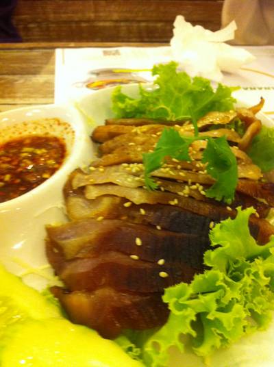 คอหมูย่าง ที่ ร้านอาหาร Banana Leaf Promenade