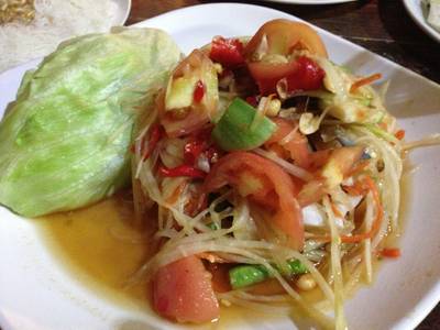 ส้มตำปูม้า ที่ ร้านอาหาร ล้าน 8 พัน 9