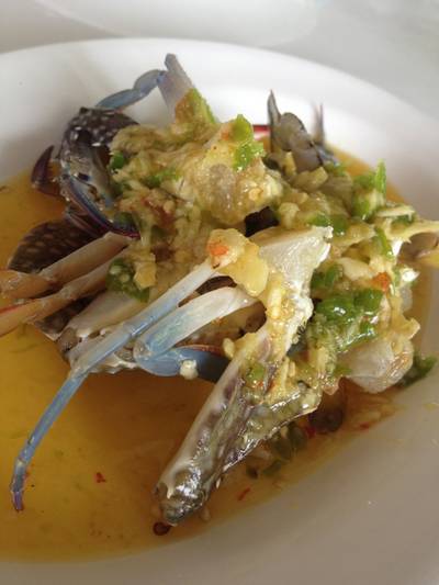 ยำปูม้าเย็นอร่อย ที่ ร้านอาหาร ปุ๊บปั๊บ