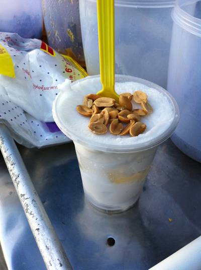 ร้านอาหาร พรชัยไอติมกะทิสด