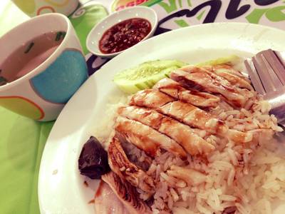 ร้านนี้เจ้าของเป็นคนดัง ที่ ร้านอาหาร Kho ข้าวมันไก่โก๊ะตี๋ RCA ร้านนี้เจ้าของเป็นคนดัง ที่ ร้านอาหาร Kho ข้าวมันไก่โก๊ะตี๋ RCA
