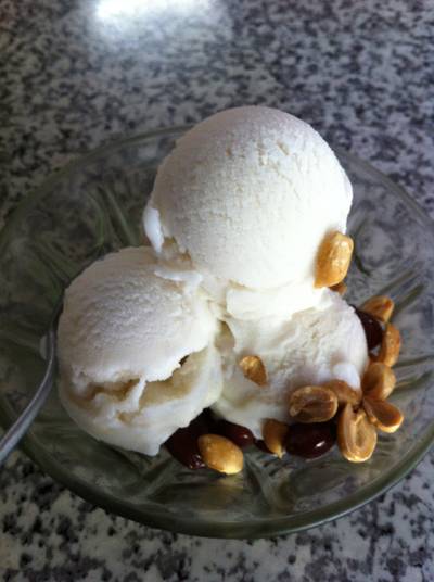 ร้านอาหาร พรชัยไอติมกะทิสด