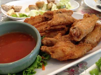 ปีกได่ทอด ที่ ร้านอาหาร VT แหนมเนือง