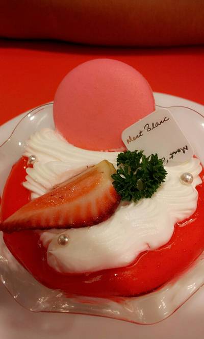 มูสสตอ์เบอร์รี่ ที่ ร้านอาหาร Montblanc Promenade มูสสตอ์เบอร์รี่ ที่ ร้านอาหาร Montblanc Promenade