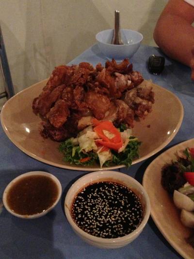 ขาหมูทอด ที่ ร้านอาหาร ร้านสมมาส