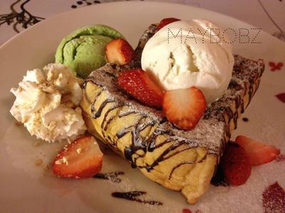 Chocolate Strawberry Toast ที่ ร้านอาหาร iKitchen