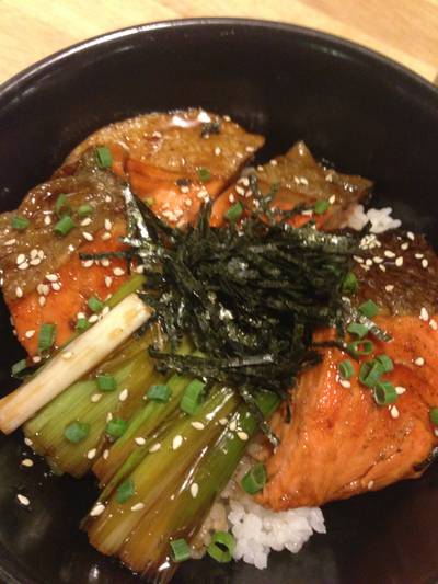ข้าวปลาแซลมอน ที่ ร้านอาหาร AI Japanese Village The Nine Rama 9
