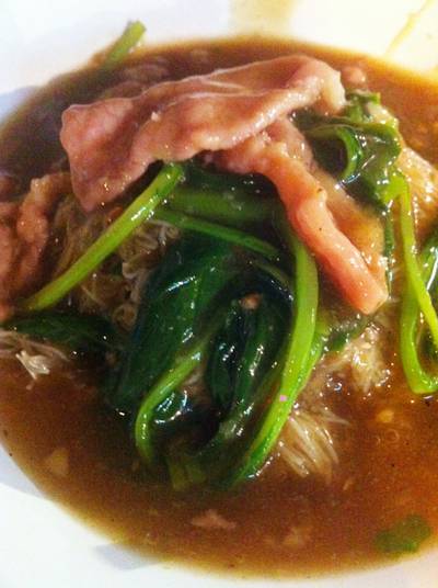 ร้านอาหาร ราดหน้าเจ๊อ้วน