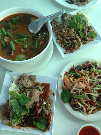 ต้มแสบปลาคัง,ตับหวาน,ลาบหมู,ตำโคราช ที่ ร้านอาหาร อีสานเฮ้าส์