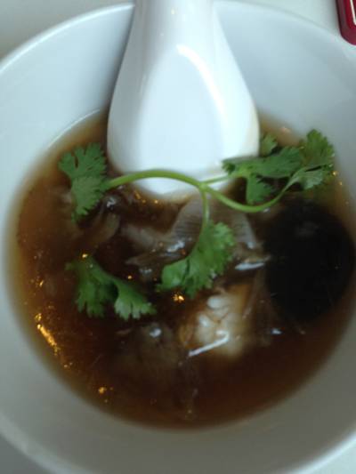 หูฉลามน้ำแดง ที่ ร้านอาหาร พุทธรักษา เรสเทรอง